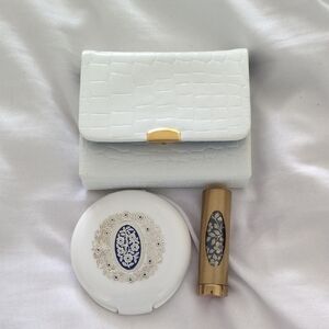 Elegant White Croc-Embossed Women's Bag